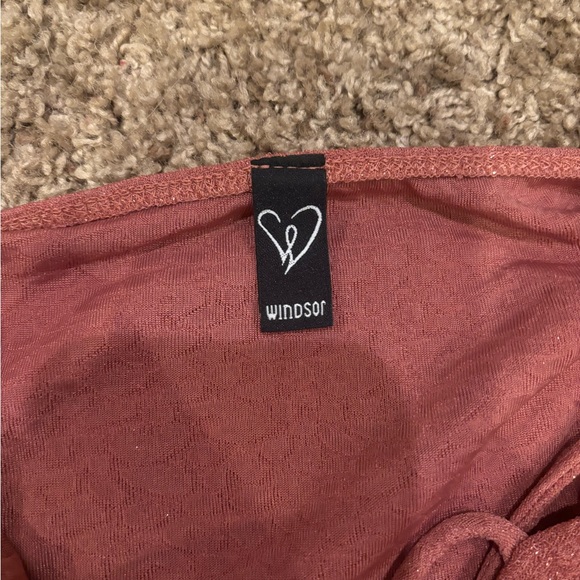 Windsor - Picture 3 of 3